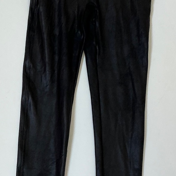 Women’s SPANX faux leather leggings size M - Picture 2 of 7